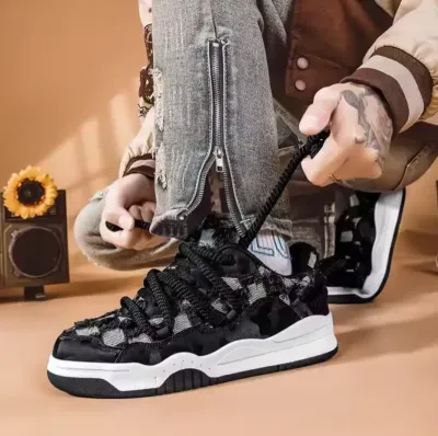 CASUAL SPORT SNEAKERS